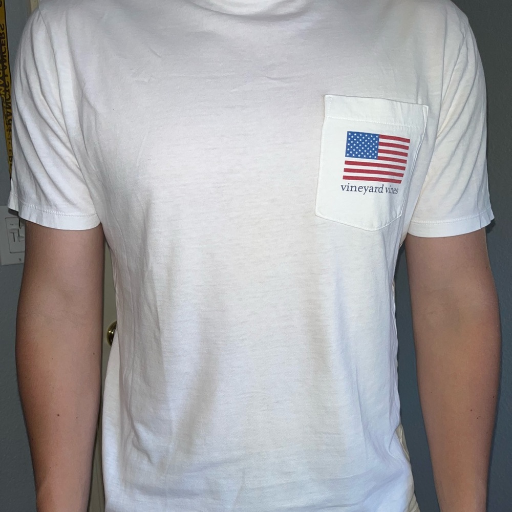 Vineyard Vines T-shirt